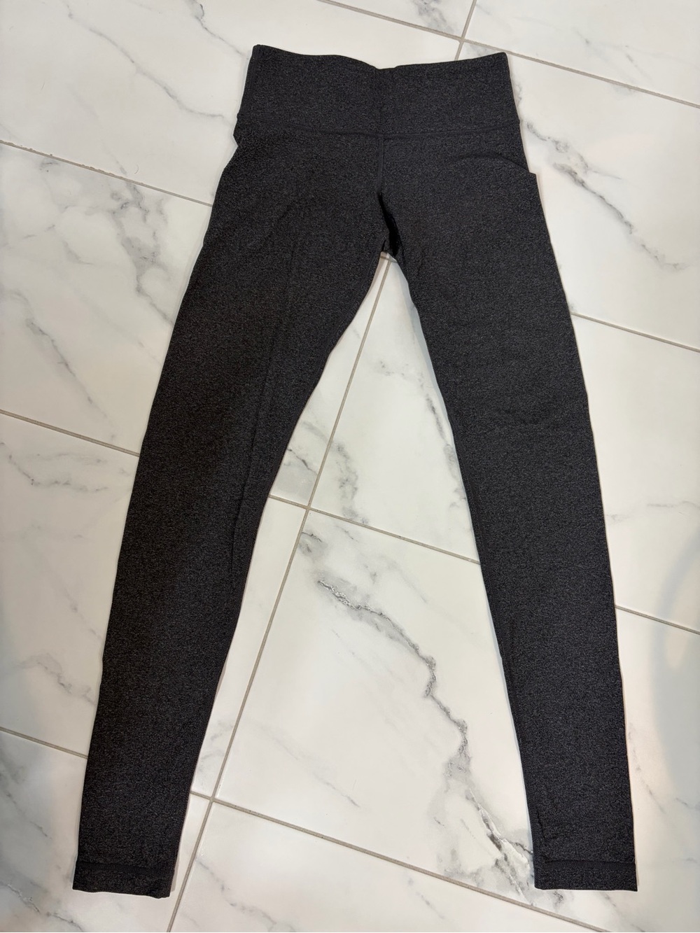 Lululemon Heathered Charcoal Gray Leggings Size 4 – 28” Inseam